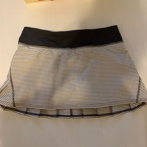 Lululemon Pacesetter Skirt - sz 4